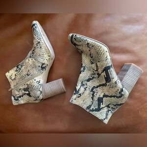 NWOT Lucky Brand Booties 🍀